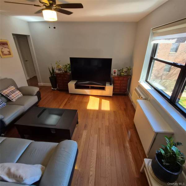 46-41 215 ST #2B, Bayside, NY 11361