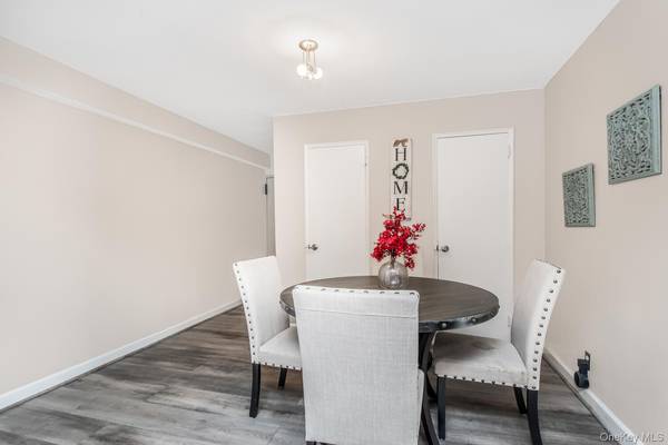 125 Bronx River RD #2C, Yonkers, NY 10704