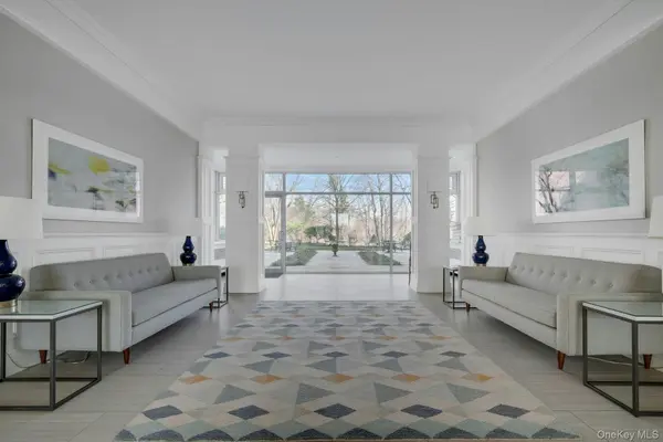 1 Stoneleigh PLZ #1T, Bronxville, NY 10708