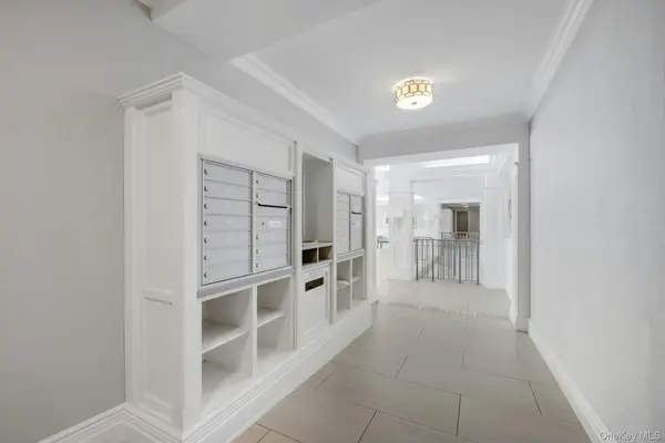 1 Stoneleigh PLZ #1T, Bronxville, NY 10708