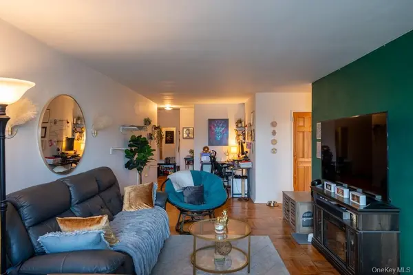 1304 Midland AVE #C25, Yonkers, NY 10704