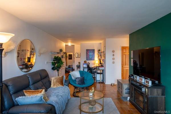 1304 Midland AVE #C25, Yonkers, NY 10704