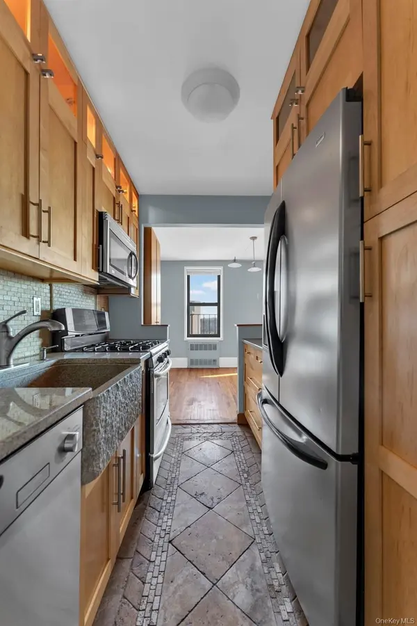 2015 Saint Paul AVE #6I, Bronx, NY 10461
