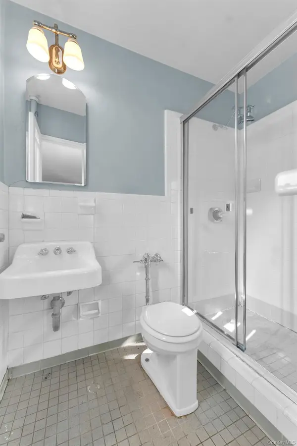2015 Saint Paul AVE #6I, Bronx, NY 10461