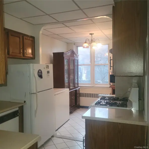 9310 177th ST, Jamaica, NY 11433