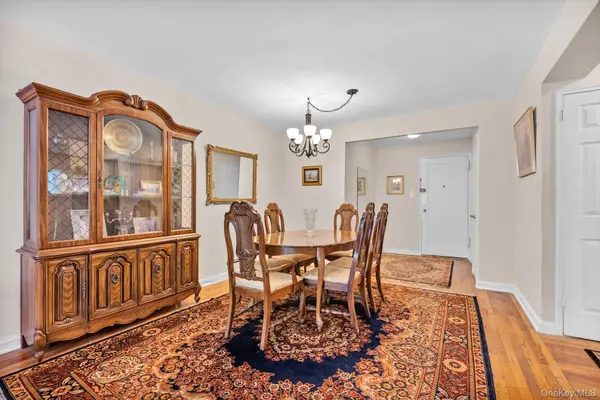 67-30 Clyde ST #3W, Forest Hills, NY 11375