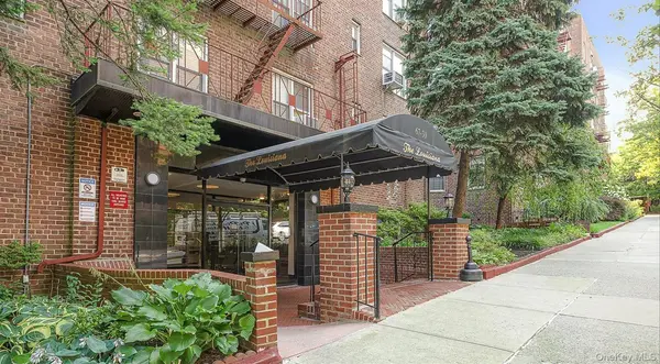 67-30 Clyde ST #3W, Forest Hills, NY 11375