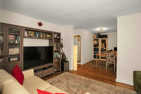 34-49 81st ST #2R, Jackson Heights, NY 11372