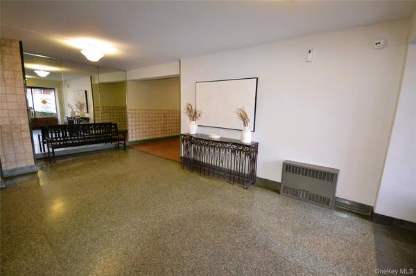247 Parkview AVE #6M, Bronxville, NY 10708
