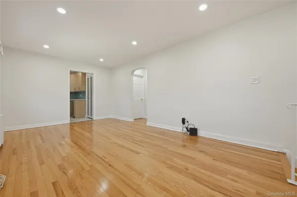 260-55 Union TPKE #B, Glen Oaks, NY 11004