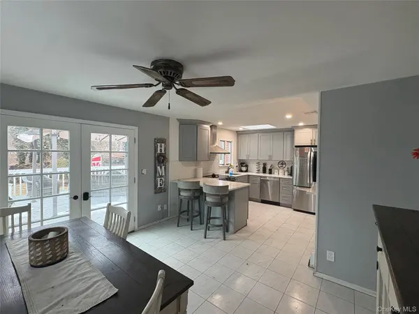 4429 Express DR, Ronkonkoma, NY 11779