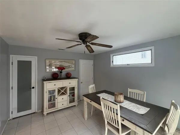 4429 Express DR, Ronkonkoma, NY 11779