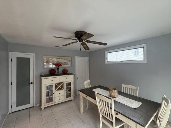 4429 Express DR, Ronkonkoma, NY 11779