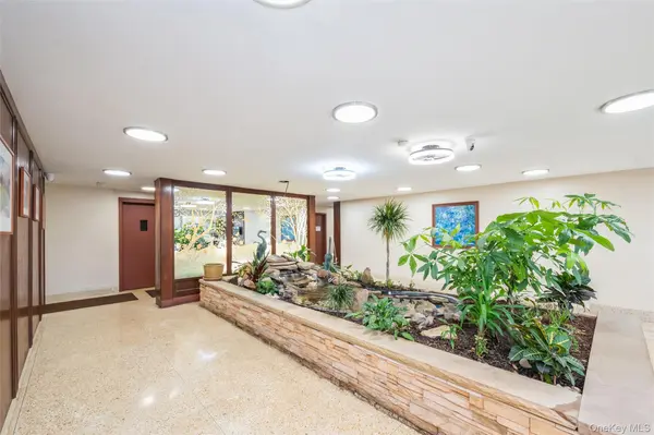 110 Brooklyn AVE #3Z, Freeport, NY 11520