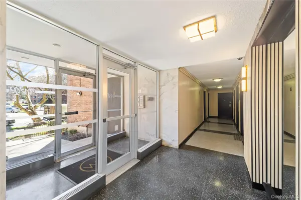 211-01 75th AVE #4O, Bayside, NY 11364