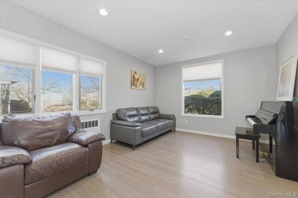373 Northfield RD, Woodmere, NY 11598