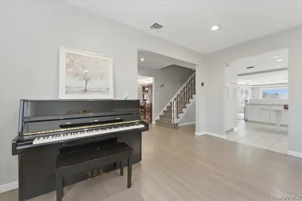 373 Northfield RD, Woodmere, NY 11598