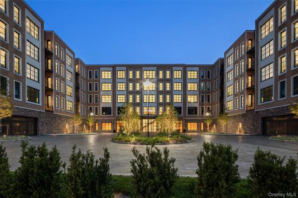 100 Garvies Point RD #1116, Glen Cove, NY 11542
