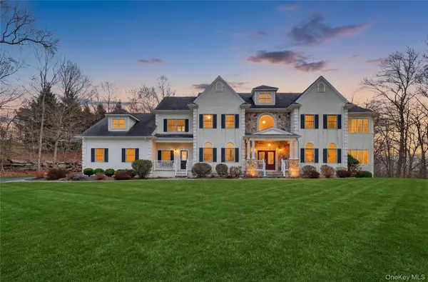 19 Parkview CIR, Carmel, NY 10512