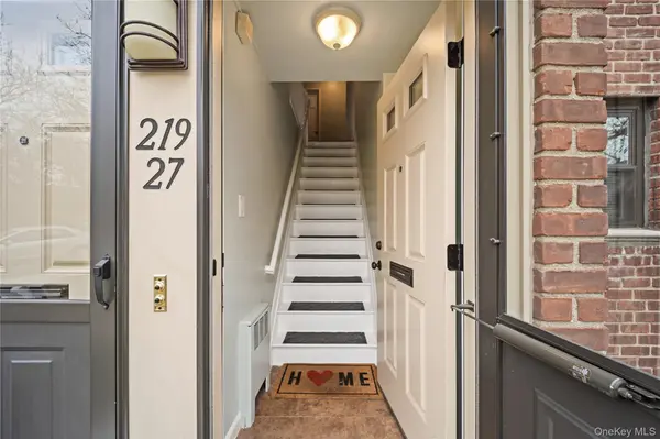 219-27 75th AVE ##2, Bayside, NY 11364