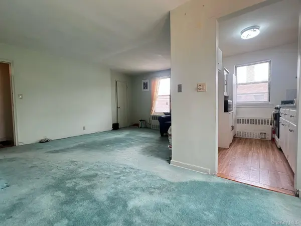 19617 73rd AVE #2nd FL, Fresh Meadows, NY 11365