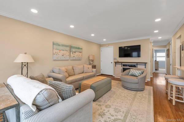 750 Lido BLVD #13B, Lido Beach, NY 11561