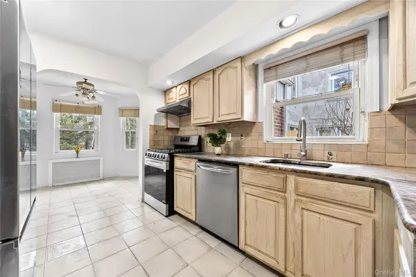 219-01 82nd AVE, Queens Village, NY 11427