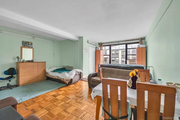 98-40 64 AVE #7J, Rego Park, NY 11374