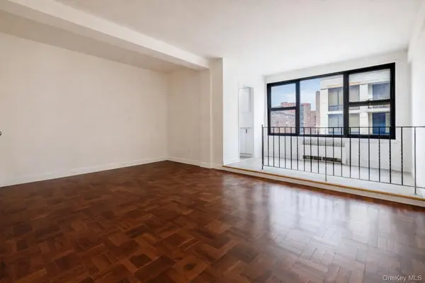 98-40 64 AVE #7J, Rego Park, NY 11374