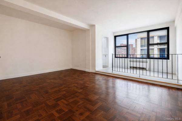 98-40 64 AVE #7J, Rego Park, NY 11374