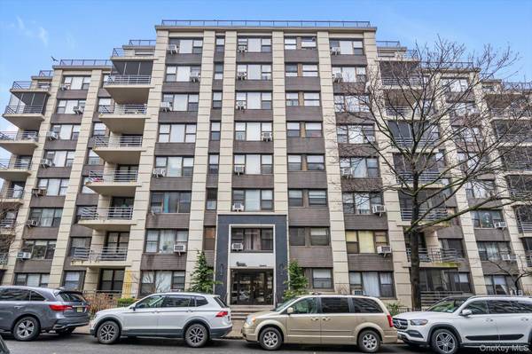 98-40 64 AVE #7J, Rego Park, NY 11374