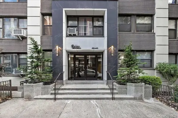 98-40 64 AVE #7J, Rego Park, NY 11374