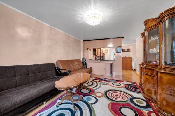 61-20 Grand Central Parkway #A307, Forest Hills, NY 11375