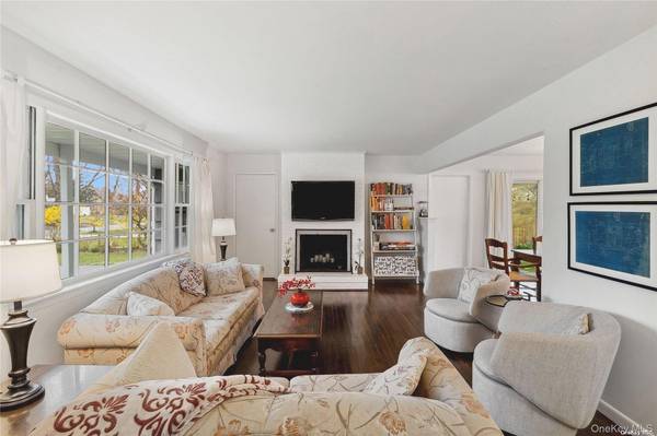 990 Three Waters LN, Orient, NY 11957