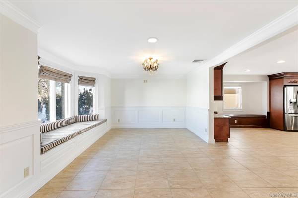 2904 Riverside DR, Wantagh, NY 11793