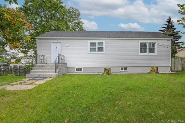 7 Joan AVE, Centereach, NY 11720