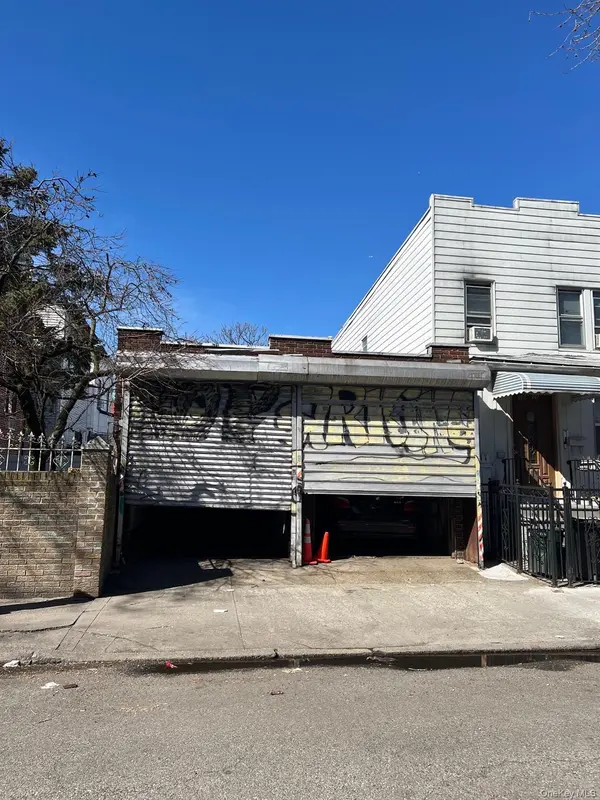 37-21 104th ST, Corona, NY 11368