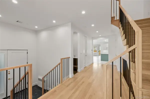 23 Singer AVE #211, Spring Valley, NY 10977