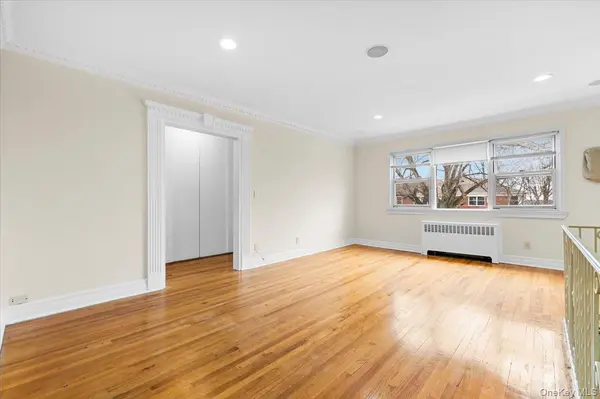 87-18 Marengo ST #2B, Hollis, NY 11423
