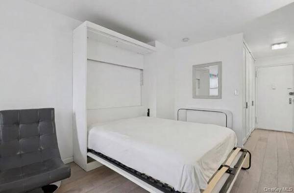 165 W 66th ST #2L, New York (manhattan), NY 10023