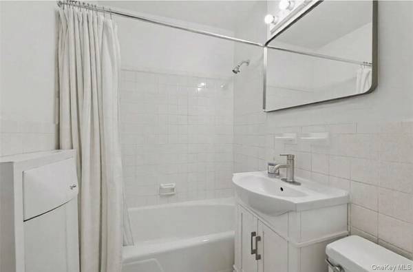 165 W 66th ST #2L, New York (manhattan), NY 10023