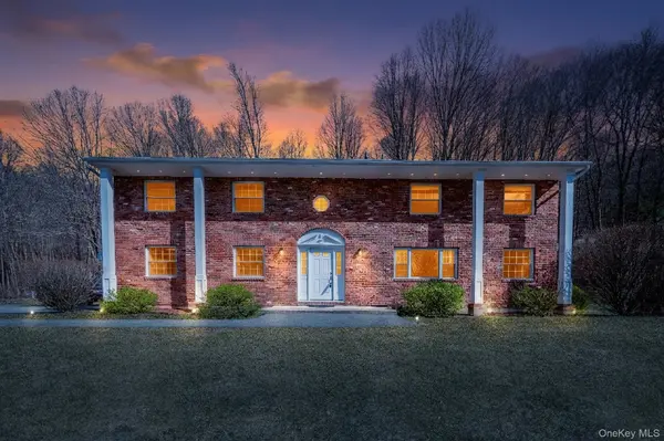 5 Equestrian Acres LN, Brewster, NY 10509
