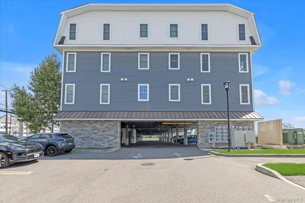 214 Marina Pointe DR #214, East Rockaway, NY 11518