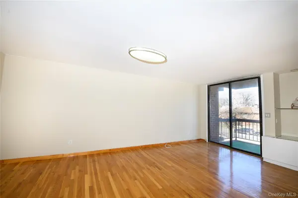 7124 164th ST #2FL, Fresh Meadows, NY 11365