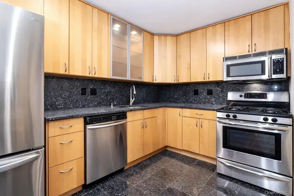 151-18 79th ST #2K2, Howard Beach, NY 11414