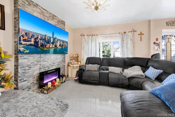 3252 Waterbury AVE, Bronx, NY 10465
