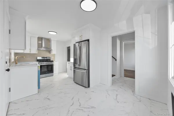119 E Pennywood AVE, Roosevelt, NY 11575