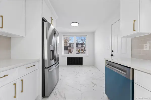 119 E Pennywood AVE, Roosevelt, NY 11575