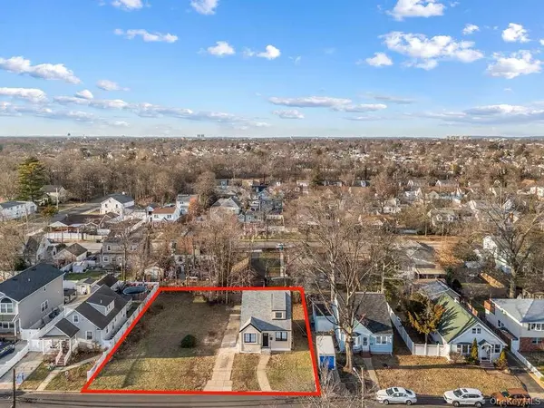 119 E Pennywood AVE, Roosevelt, NY 11575