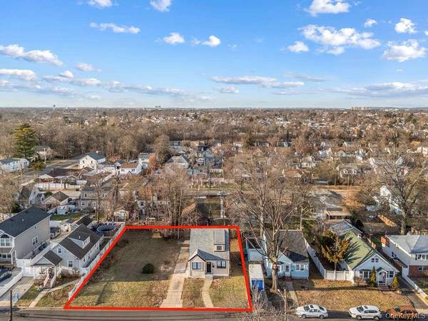 119 E Pennywood AVE, Roosevelt, NY 11575